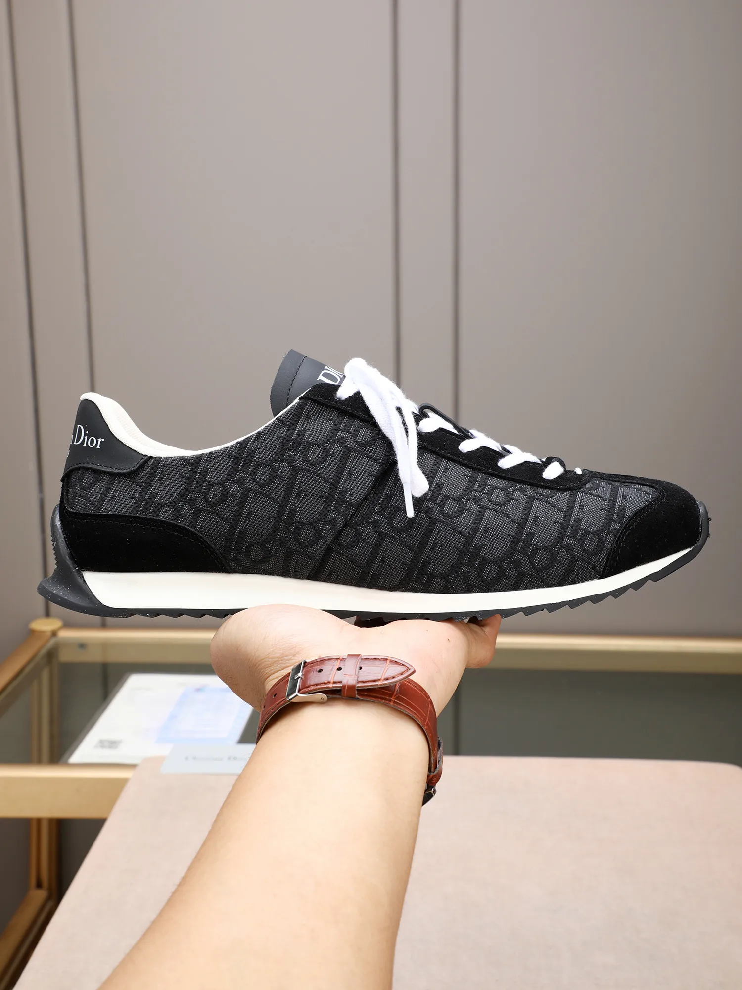 Men's shoes💰440 Dior【Dior】😘😘High-end series of casual men's shoes, simple and elegant👍👍👍The upper is made of first-layer genuine leather spliced ​​with Dior's special material [sun][sun]; imported first-layer sheepskin lining; special outsole, wear-resistant, lightweight, the overall design is harmonious and unified without lacking personality 👣🌟✨You deserve it! Multiple colors to choose from! 😍Size 38～44. (45 custom-made) The picture above is a big seller🔥🔥🔥